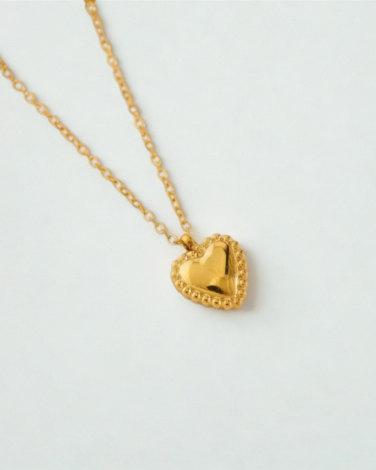 COLLIER EVE